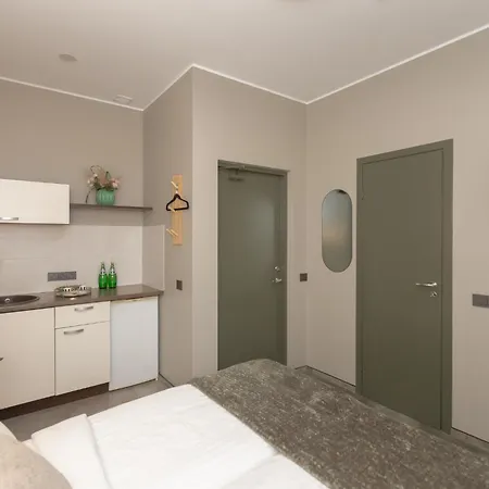 Happy & Aparthotel